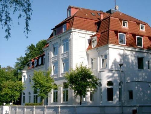 See Schlosshotel Am Kellersee Ойтин  Экстерьер фото