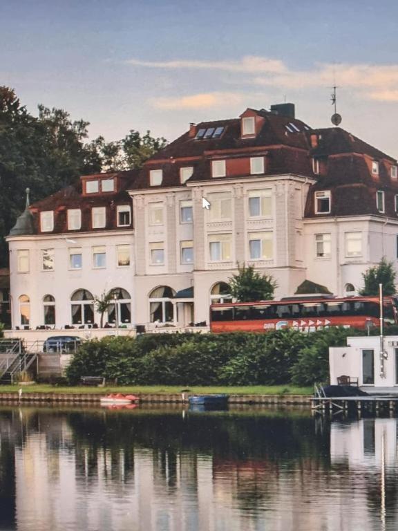 See Schlosshotel Am Kellersee Ойтин  Экстерьер фото