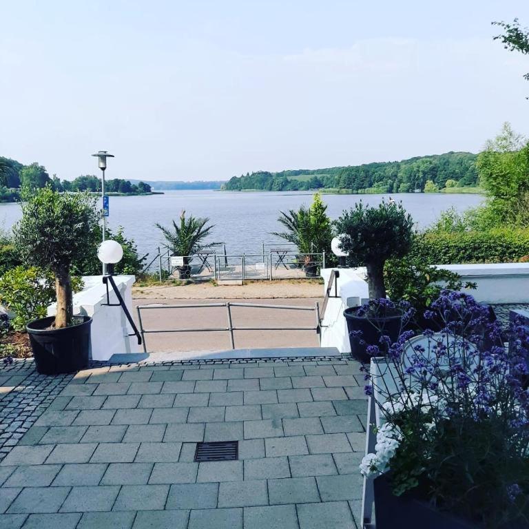 See Schlosshotel Am Kellersee Ойтин  Экстерьер фото
