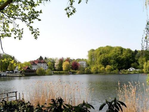 See Schlosshotel Am Kellersee Ойтин  Экстерьер фото
